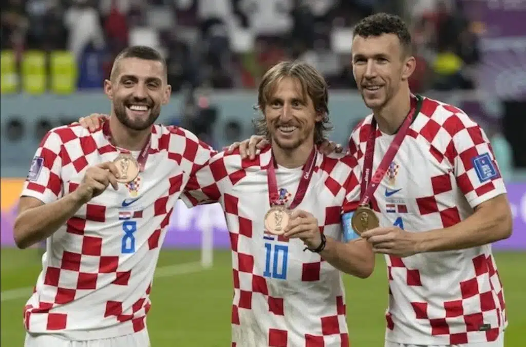 Bộ ba đội tuyển quốc gia Croatia tại World Cup 2022: Mateo Kovacic, Luka Modric và Ivan Perisic