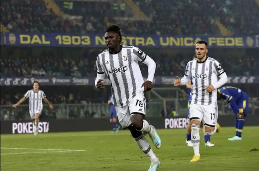 Màn ăn mừng của trung vệ Juventus, Moise Kean sau khi ghi bàn vào lưới Hellas Verona ở Tuần 14 Giải VĐQG Ý 2022/2023, Thứ Sáu (11/11/2022) 
