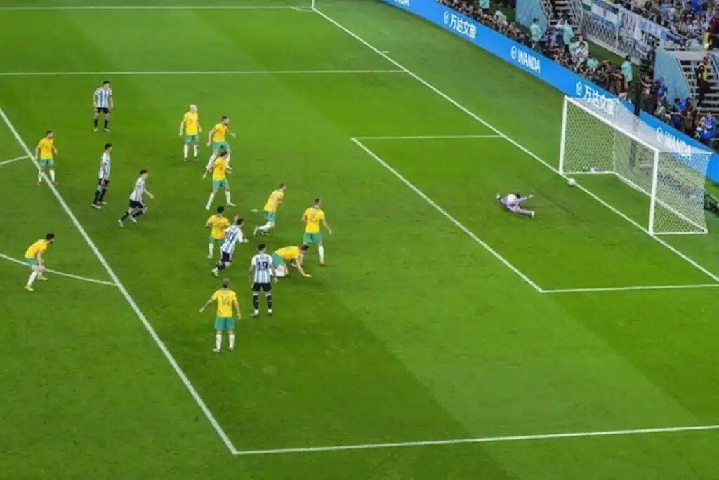 Khoảnh khắc ghi bàn của Lionel Messi trong trận Argentina vs Australia ở vòng 16 đội World Cup 2022